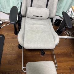 ゲーミングチェア　オットマン付き　GT Racingの画像