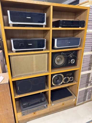 プリンター、スピーカー、キャビネット