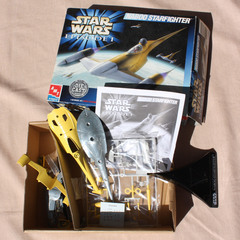 金属製　スターウォーズ　STAR WARS エピソード １　NABOO STARFIGHTERの画像