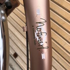 驚きの激安価格 手渡し＠兵庫県加東市〉24インチ自転車ママチャリ通学通勤ピンク 自転車本体