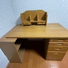 mesa y cama 