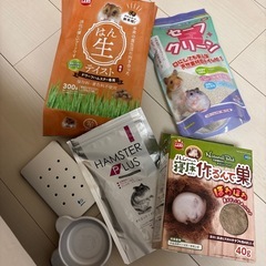 ジャンガリアンハムスター 小屋 エサ 巣 トイレ砂 ひんやりグッズ