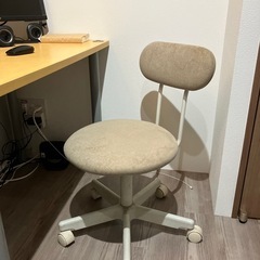 白い椅子
