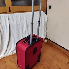 小型軽量 スーツケース　布製ソフトケース　旅行カバン　ファスナー 二輪　American　Touristerの画像