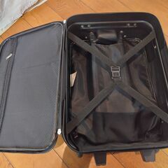 小型軽量 スーツケース　布製ソフトケース　旅行カバン　ファスナー 二輪　American　Touristerの画像