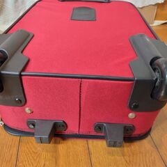 小型軽量 スーツケース　布製ソフトケース　旅行カバン　ファスナー 二輪　American　Touristerの画像