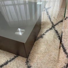 ガラスローテーブルの画像