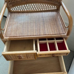 籐のキャビネットの画像