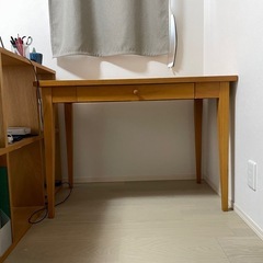 北欧風の学習机・パソコンデスクにもの画像