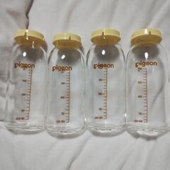 新品未使用です　在庫20本ほどあり　哺乳瓶　産院用　直付け　4本