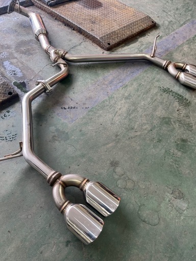 ブリッツ４本出しマフラー　30ヴェルファイアハイブリッド用