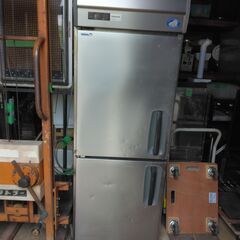 パナソニックの縦型冷凍冷蔵庫；