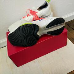 NIKE　エアズームテンポネクスト%の画像