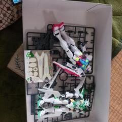 ガンプラ組み立て品(欠品あり)