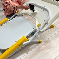 キッズテーブル　テーブル付椅子　食事　ベビーチェアの画像