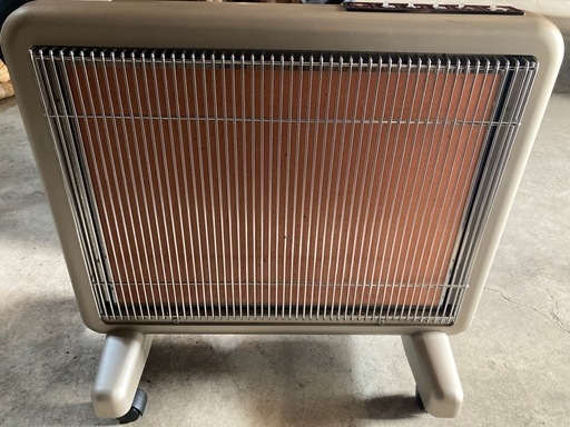 電遠赤外線暖房