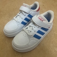 adidas スニーカー