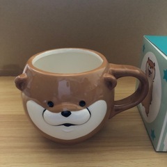 カワウソ　ダイカットマグの画像