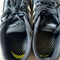 adidasレディース23.5の画像