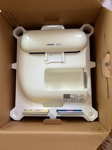 JUKIミシンと刺しゅう機セット