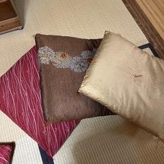 座布団3柄 全部で10枚ほど
