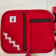 ハンドメイドいちご🍓柄通帳＆保険証カードケース＆テッシュカバーの画像