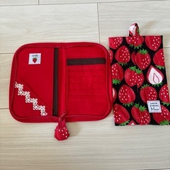 ハンドメイドいちご🍓柄通帳＆保険証カードケース＆テッシュカバーの画像