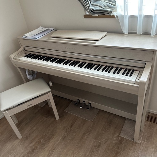 電子ピアノ　YAMAHA  Clavinova CLP-735 22年製