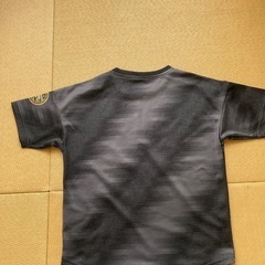 キッズadidasTシャツ140の画像