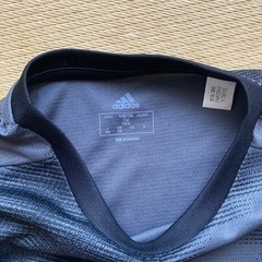 キッズadidasTシャツ140の画像