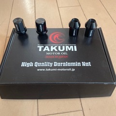 ハイエースホイールロックナット付き