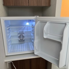 小型冷蔵庫 24年製 の画像