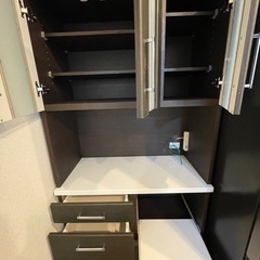 美品！カップボード（ダークウッド木目）の画像