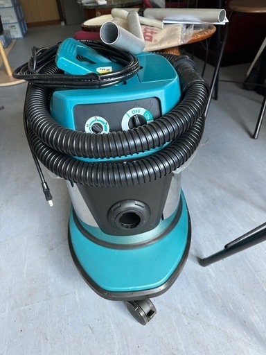 新品　マキタ　掃除機　VC2200