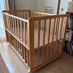 ベビーベッドの画像