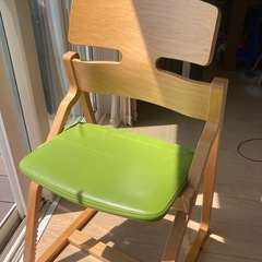 up right chair アップライトチェア
の画像
