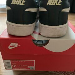 【取引完了】NIKE COURT ROYALE SL <27.5cm>の画像