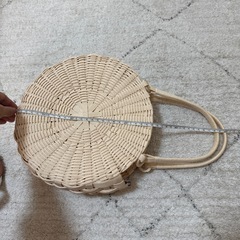 未使用　カゴバッグ　白　丸型の画像
