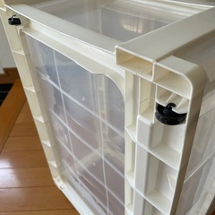（決まりました）プラスチック収納チェスト 3段 衣装ケースの画像