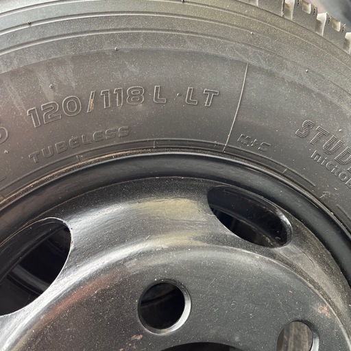 最終値下げです！新品タイヤ?ホイールも新品です。２１５／８５R１６。