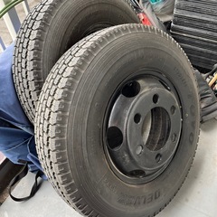 最終値下げです！新品タイヤ🛞ホイールも新品です。２１５／８５R１６。