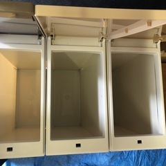 蓋付き3連ゴミ箱　キャスター付きの画像