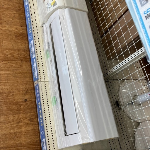 安心の1年保証付。【壁掛けエアコン　TOSHIBA RAS-J221M 2022年製　2.2kw】取りに来れる方限定