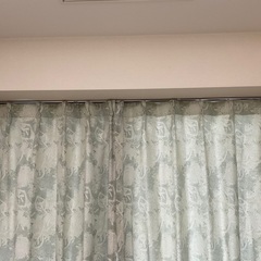 カーテンの画像