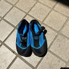 子供のウォーターシューズ