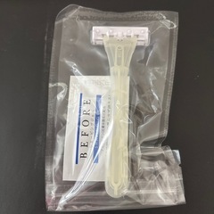 カミソリ。ひげ剃り。使い捨て。19個の画像