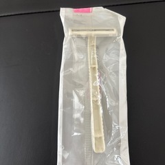 カミソリ。ひげ剃り。使い捨て。19個の画像