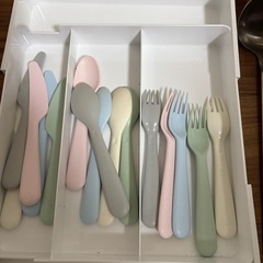 キッチンツール　カトラリー　食器セットの画像