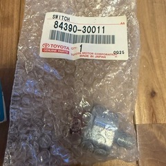 トヨタ純正部品 タンデムマスタシリンダ ブレーキウォーニング スイッチASSYの画像