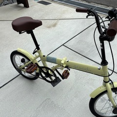 折りたたみ自転車16インチの画像